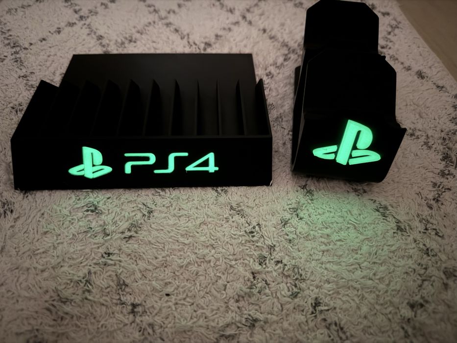 Stojak na gry i pady PS4 napis fluorescencyjny