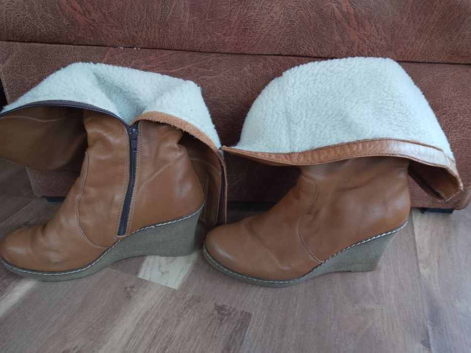 Kozaki skórzane rozm 40 na koturnie