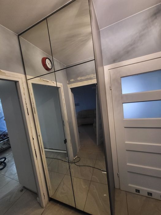 Sprzedam szarą szafę z lustrami