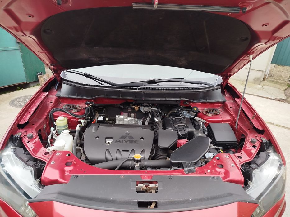 Mitsubishi Outlander XL 2012