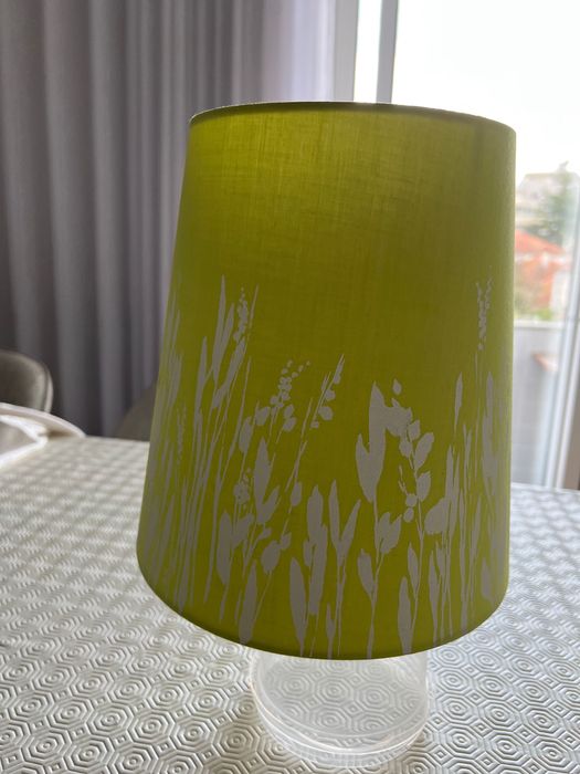 Abajur de candeeiro impecável muito bonito