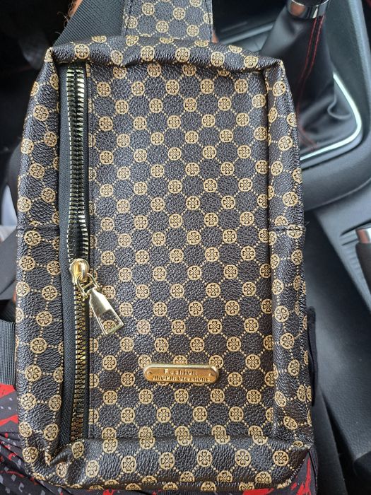 Meska torebka na klatke piersiowa