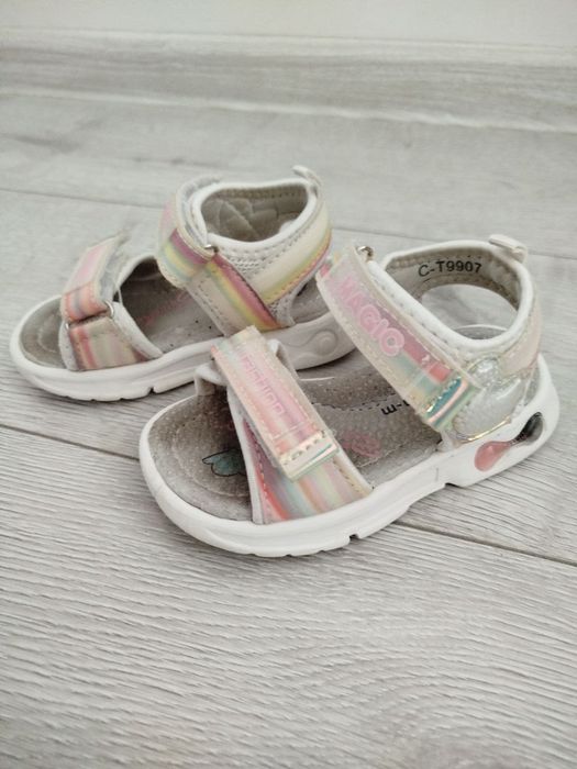 Сандалі, літнє взуття на дівчинку