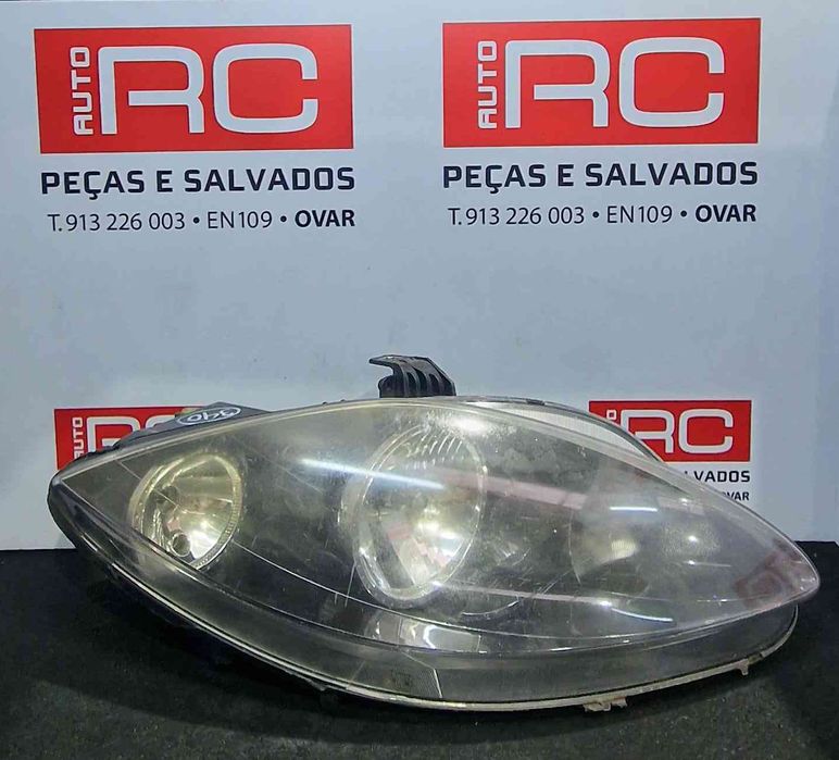 Ótica / Farol Direito 5P1941006D - SEAT LEON