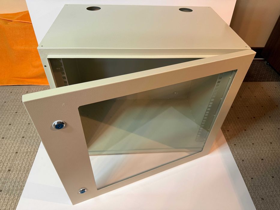 Szafa Rack 19" wisząca 9U 350 szara, drzwi szklane. Zarezerwowana.