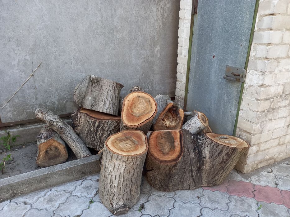 Дрова горіх не колоті -  САМОВИВІЗ