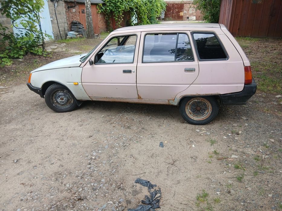 Продам Таврию  автомобиль