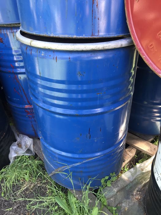 Продам металеві бочки, бочки 200л.