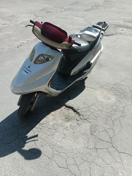 Продам классный 2 местный скутер на регистрации с документами