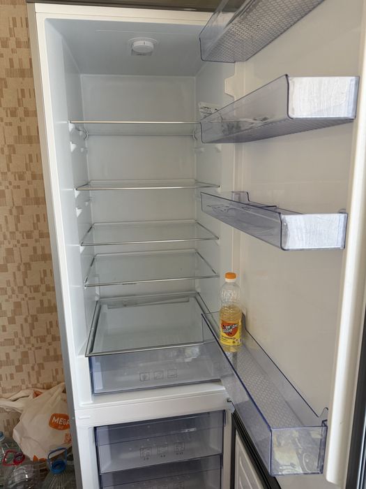 Холодильник BECO духовой шкаф электрический и варочная панель газовая