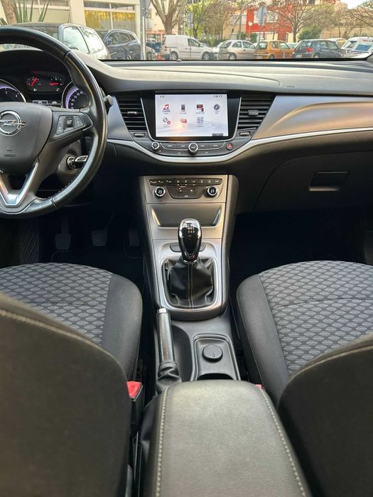 Opel Astra Sports Tourer 2017 poucos KM — photo 5