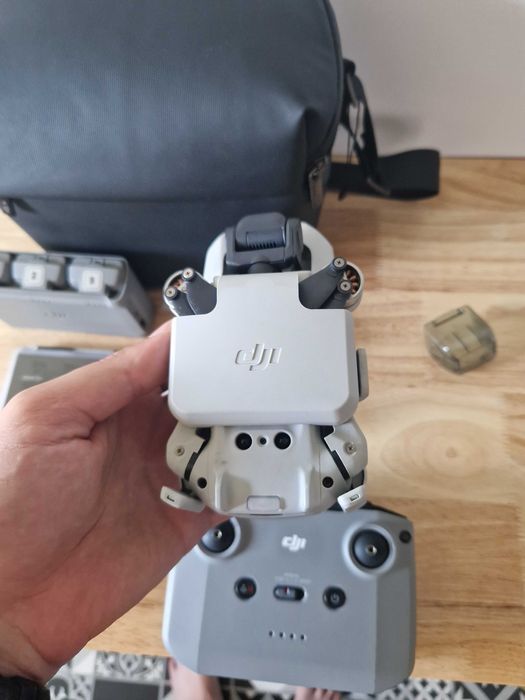 Dron DJI Mini 2 FMC Fly More Combo