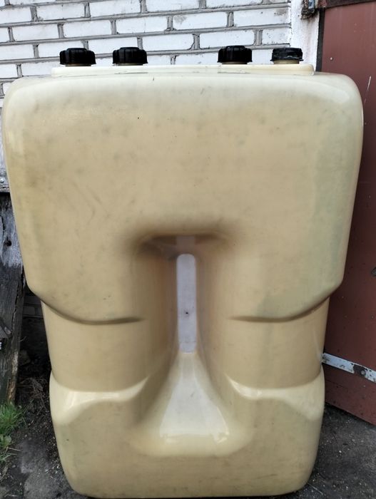 Zbiornik na paliwo   1000l, solidny , gruby stop tworzywa