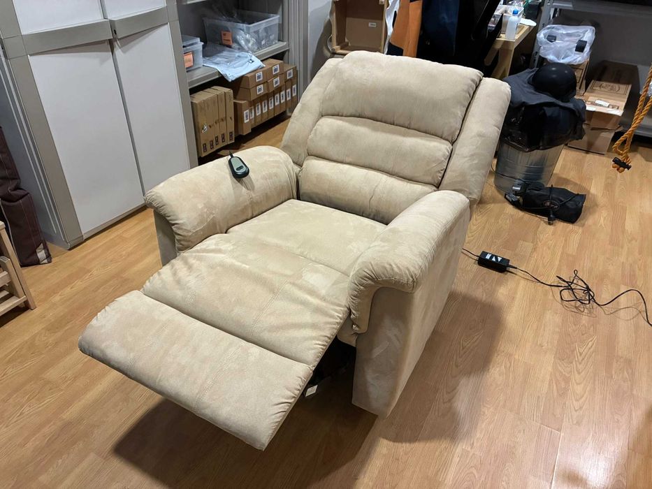 Poltrona elétrica reclinável - Como nova