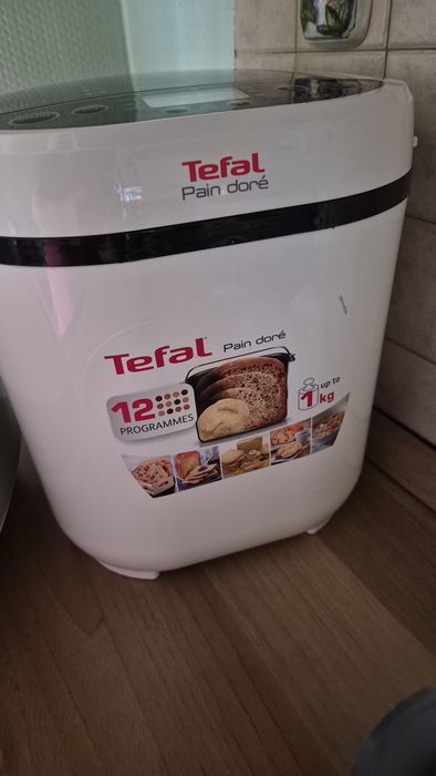 Продам хлебопечку Tefal.