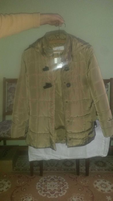 куртка жіноча р.46 нова