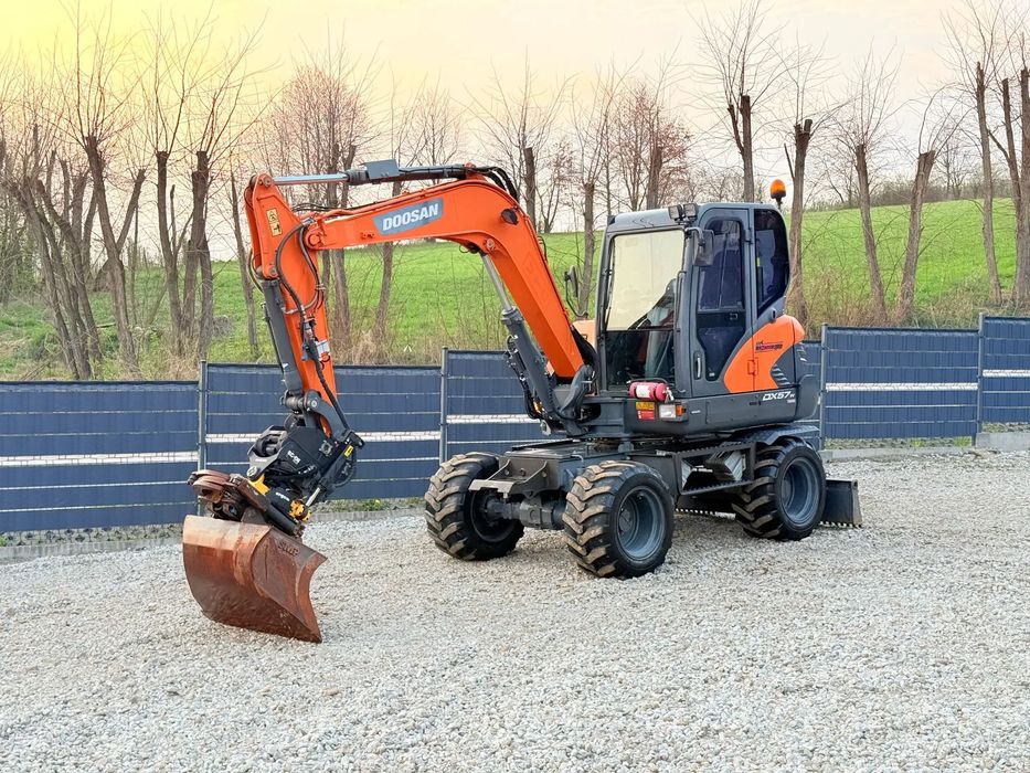 Doosan DOOSAN DX57W *ROTOTILT* 2200 Motogodzin * Jak Nowa * Sprowadzona * Stan Perfekcyjny  Koparka Kołowa Sprowadzona