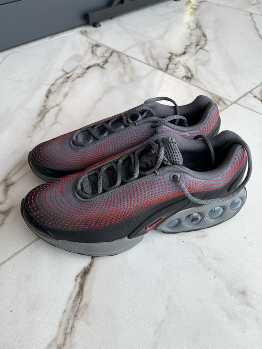 Оригінальні кросівки Nike Air Max Dn Black/Red 43р