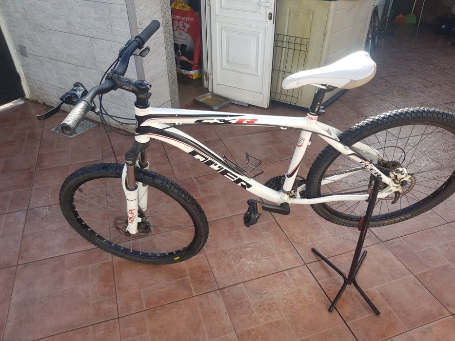 Bicicleta roda 26 travão de disco á frente e atrás impecável
