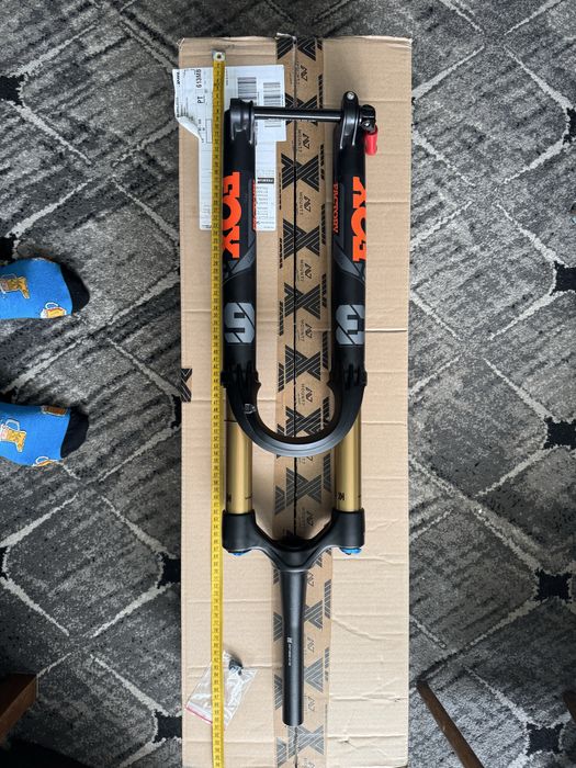 Zawieszenie FOX FLOAT FACTORY 36 kashima i FOX Float DPS 185x55 Trunnion , siodelko FIZIK Argo R1 Adaptive, karbonowe kola DT SWISS XMC1200 carbon