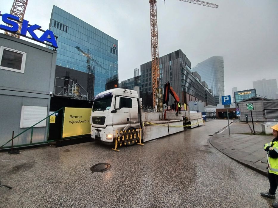 Transport HDS  usługi kontenery maszyny drzewa kruszywa wywrotki