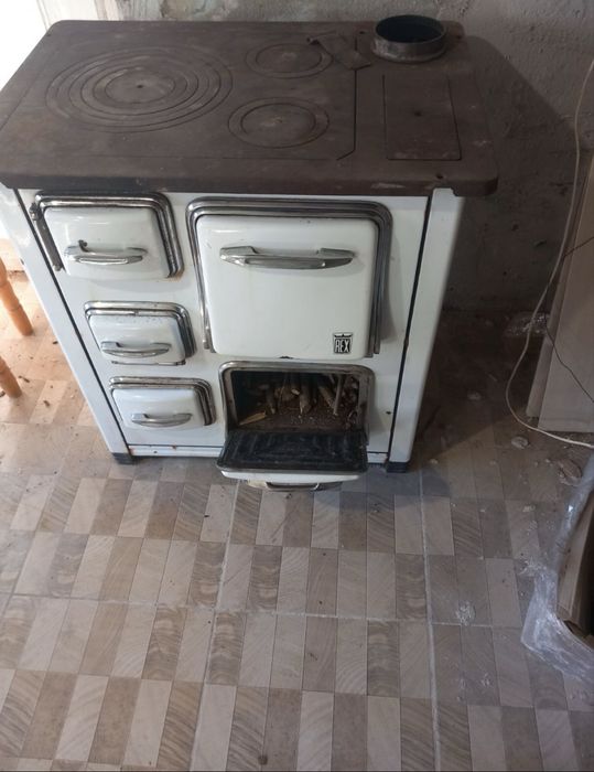 Піч на дровах з духовкою