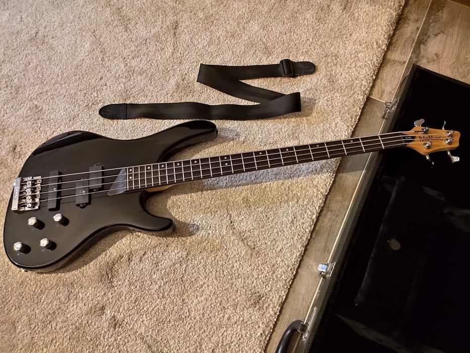 Baixo Washburn XB-200 Bantam