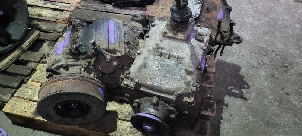 Двигун УРАЛ КПП роздатка редуктора