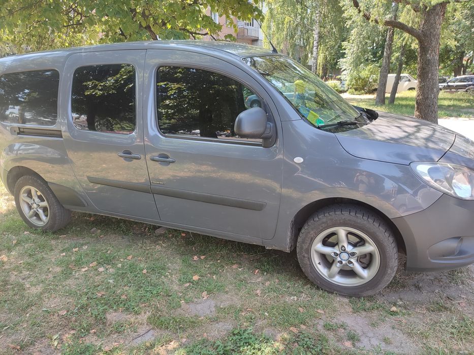 Мерседес цітан максі база .