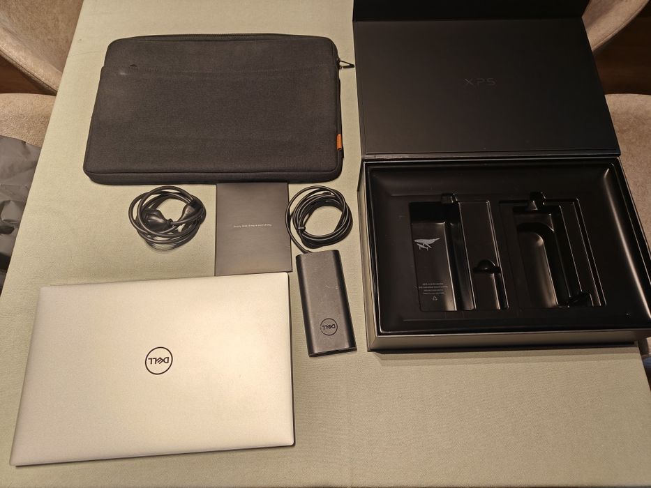 Dell XPS 15 9520 | Intel i7 12700H | 32GB RAM DDR5 | SSD NVMe 1TB | NVIDIA RTX 4GB