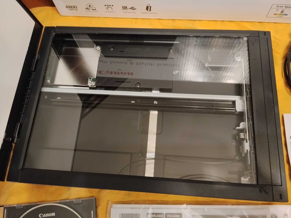Scanner de fotografia Canon Lide 400