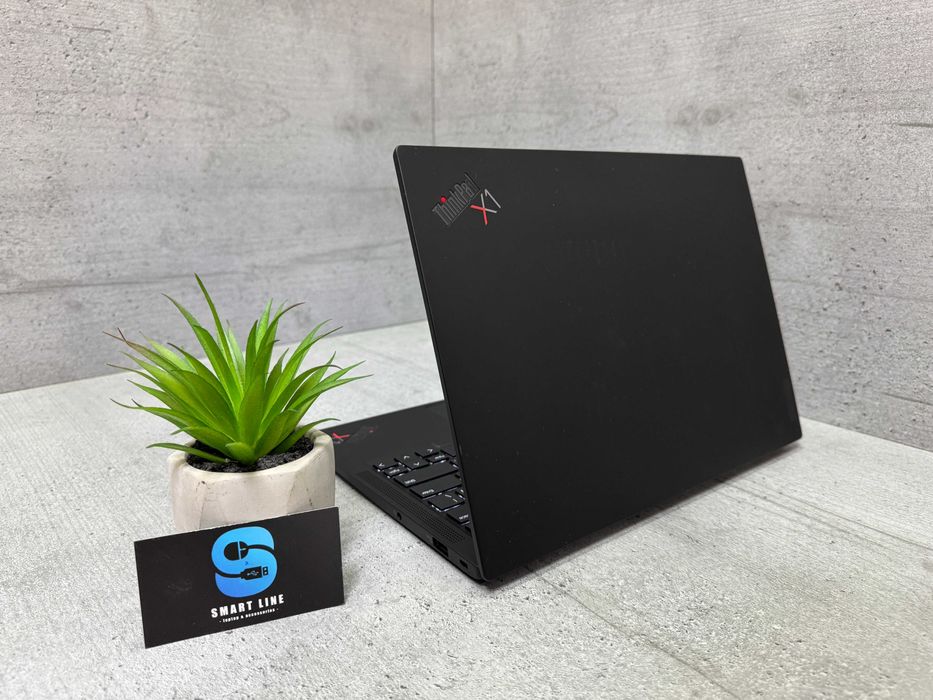 Сенсорний ноутбук Lenovo X1 Carbon Gen 10/i7-1265u/14"/512 ssd/16 ddr5