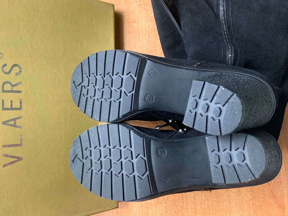 Сапоги чоботи натуральний замш +хутро чорні зима р.39 Vlaers нові