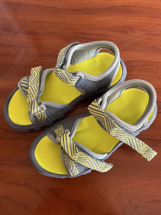 Босоніжки сандалі Quechua