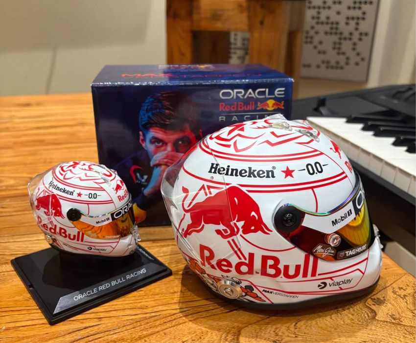 Capacete F1 Max Versttappen tamanho 1:2, para expositor