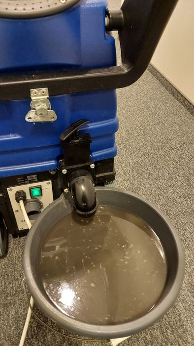 Pranie, czyszczenie tapicerki meblowej, wykładzin i dywanów