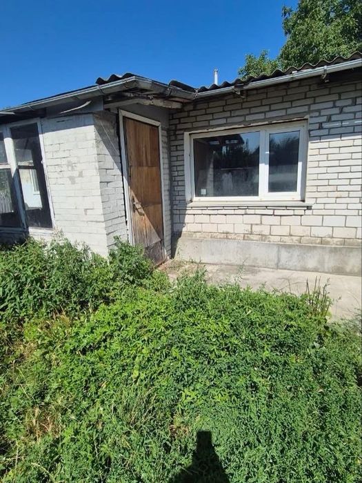 Продаж частини будинку під реконструкцію в центрі міста