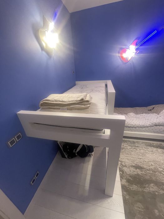 Продам кровати для спальни одноместные