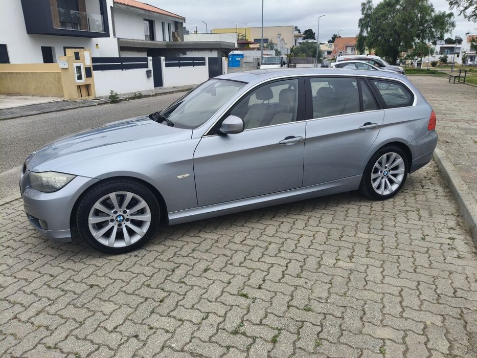 BMW 320d Touring Auto Nacional • 123 mil km • Panorâmico • Pele