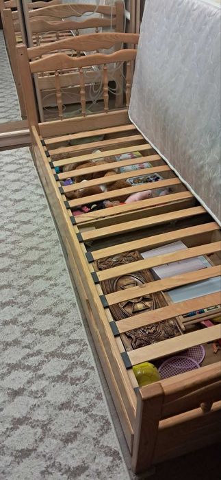 Ліжко з Вільхи ( натуральне дерево) з матрацом