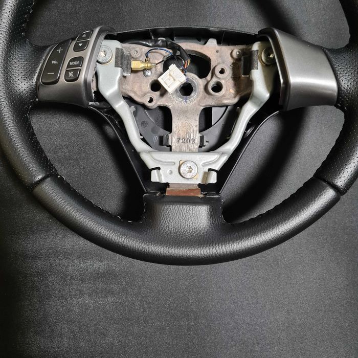 Руль після перетяжки Мазда 3 бк на обмін Mazda 3 bk