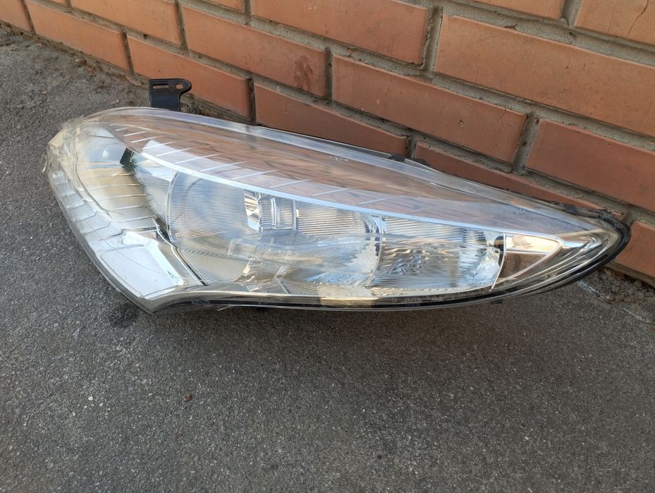 Продам Фару Renault Megane