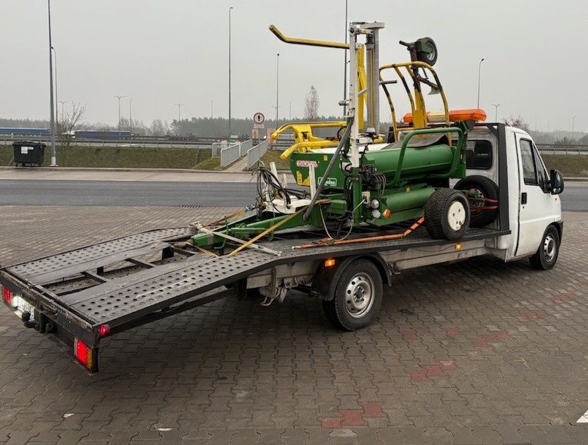 Auto laweta pomoc holowanie