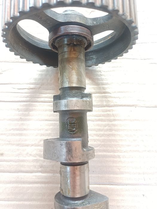 Распредвал вольво в40