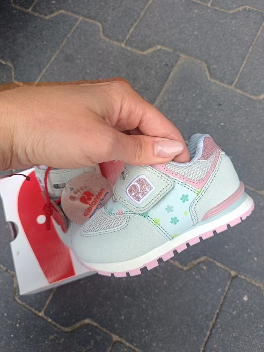 Adidaski Elefanten r.20 na dziewczynkę