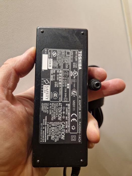 Zasilacze do laptopów HP Toshiba Fujitsu Acer Movano. Tanio