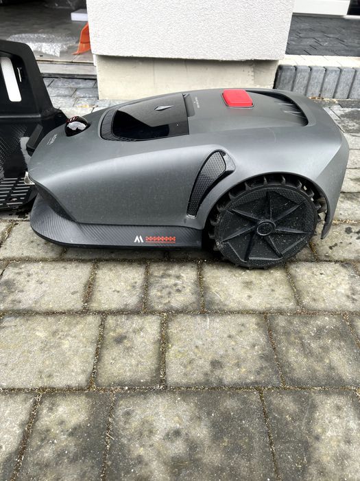 Mova 600 Robot koszący DEMO