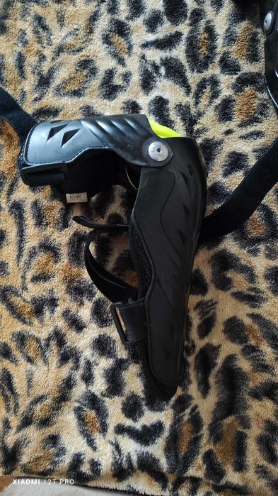 Мото наколенники  UFO SYNCRON