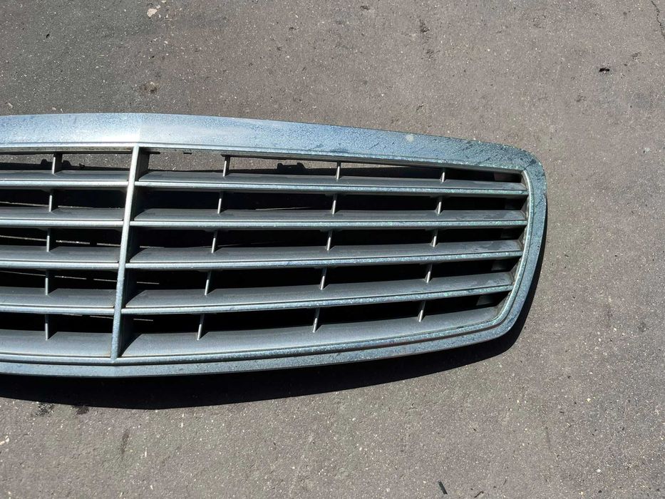 Mercedes-Benz Classe E W211 - Grelha Frente - G211