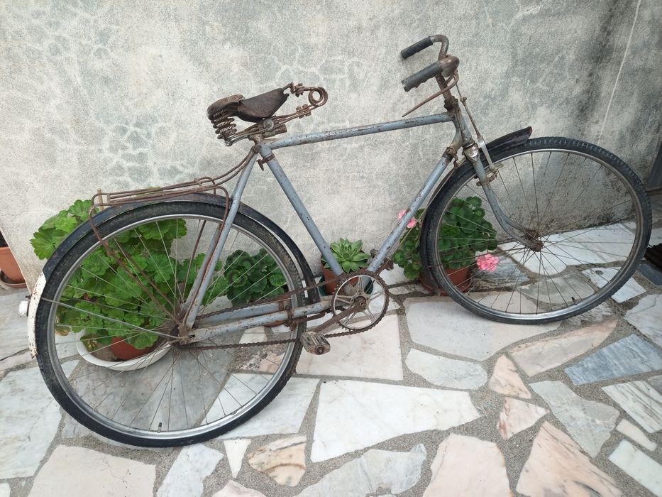 Bicicleta Antiga com mais de 100 anos